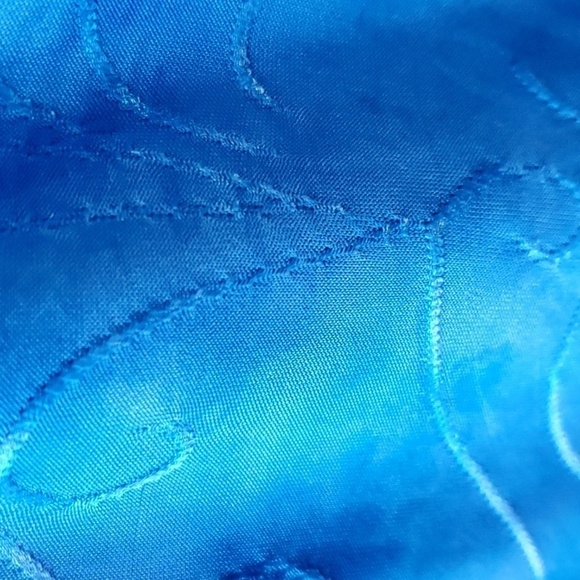 New Directions blue embossed sleeveless top size 3X asymmetrical - Picture 6 of 10